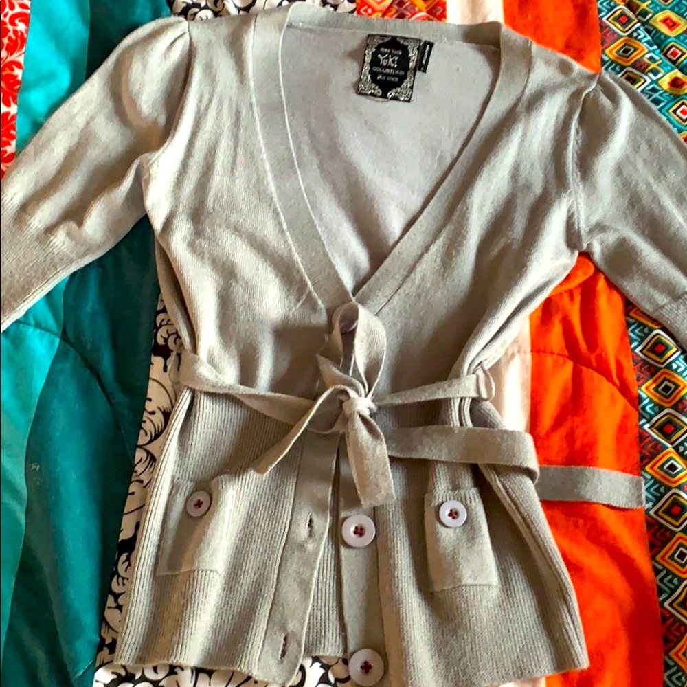 Grey cardigan with wrap around belt